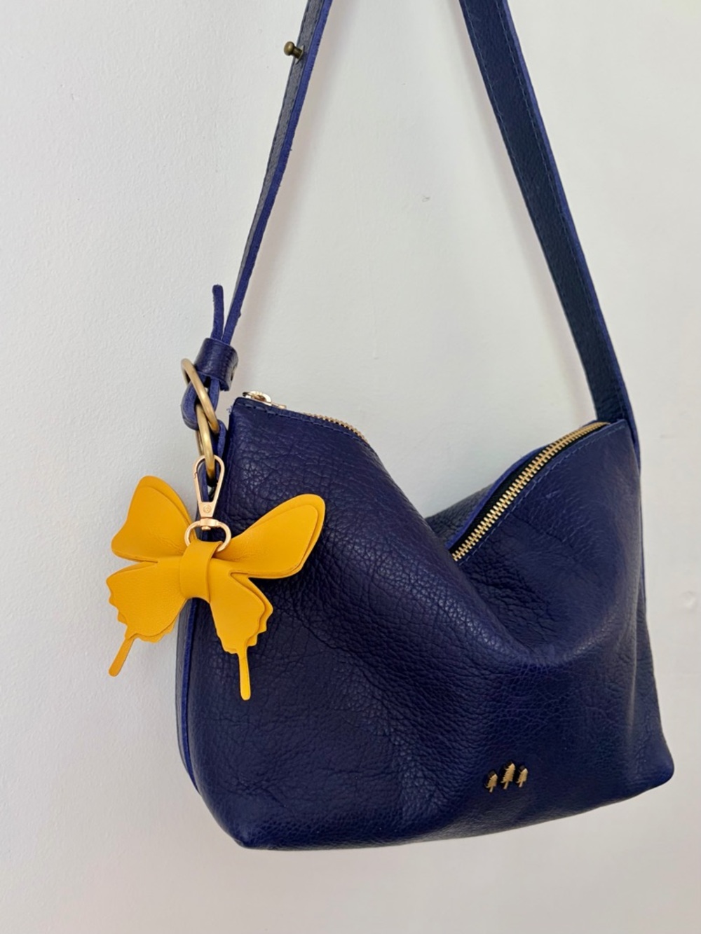 Portland Leather Slouchy Shoulder Bag in cobalt (small) Like New! Charm included - Picture 3 of 6